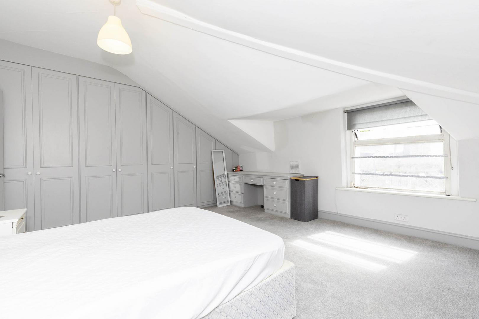 			3 Bedroom, 1 bath, 1 reception Flat			 Mowbray Road, KILBURN